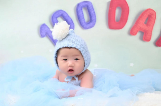 巴彦淖尔市宝宝尿少尿黄怎么回事